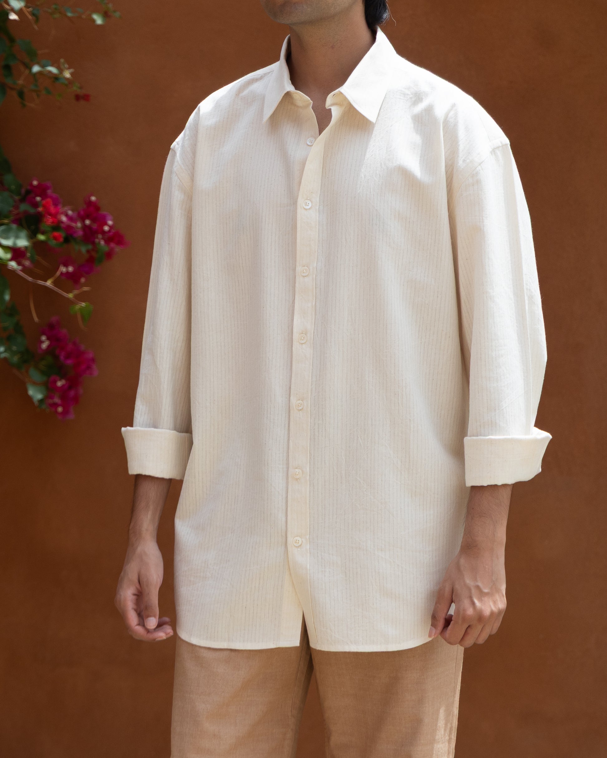Ecru self-textured shirt with a relaxed silhouette, ideal for eco-conscious men.